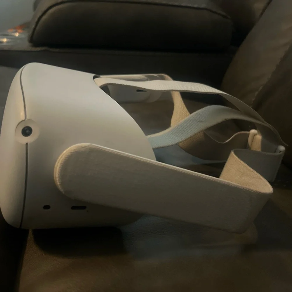 Standalone VR Headset with Controllers - White